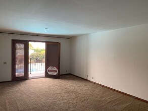 17200 Newhope St in Fountain Valley, CA - Building Photo - Building Photo