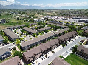 1532 N Venetian Way in Saratoga Springs, UT - Building Photo - Building Photo