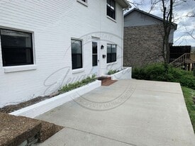 606 Ellen Dr in Goodlettsville, TN - Building Photo
