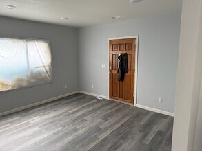 2392 109th Ave in Oakland, CA - Building Photo - Building Photo