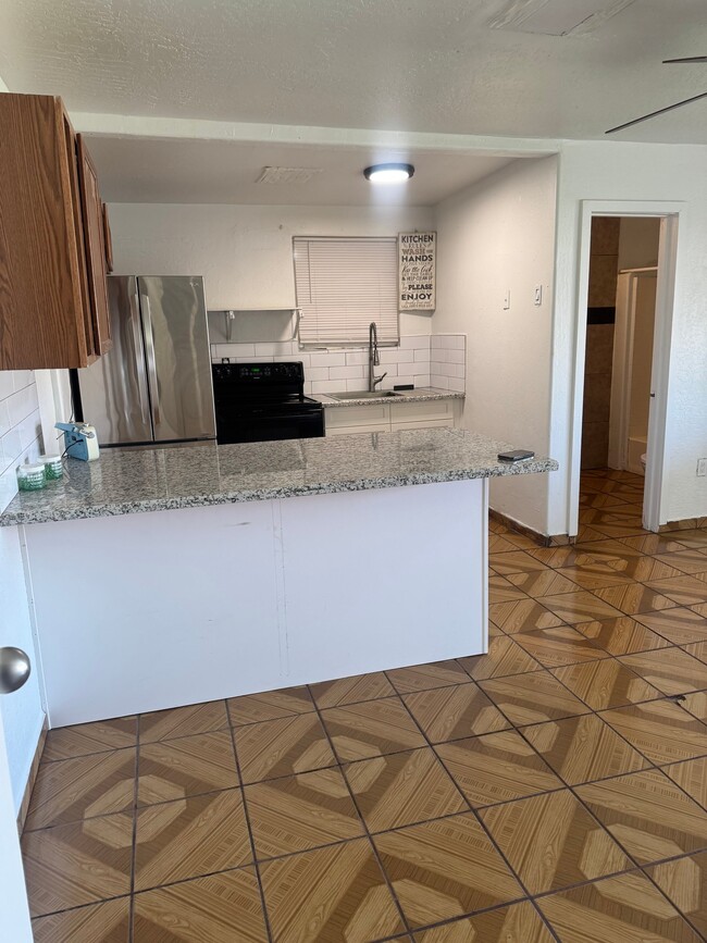 property at 7602 W Whitton Ave