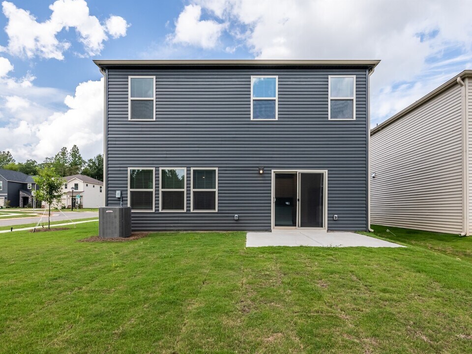 8845 Festival Wy in Mint Hill, NC - Building Photo