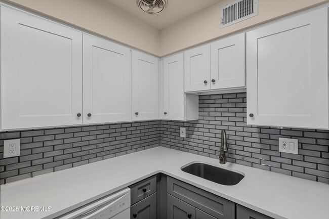 property at 67 Greenwood Dr