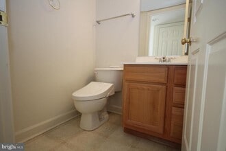 8025 Samuel Wallis St in Lorton, VA - Building Photo - Building Photo