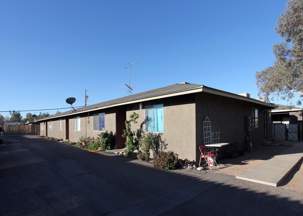 Campbell Village Apartments in Tucson, AZ - Building Photo