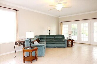 5532 Sir Churchill Dr in Leesburg, FL - Foto de edificio - Building Photo