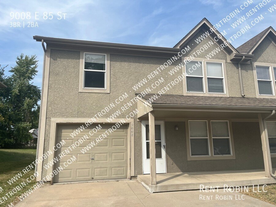 9008 E 85 St in Raytown, MO - Building Photo