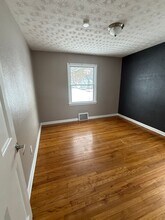 18709 Waterbury Ave in Maple Heights, OH - Building Photo - Building Photo