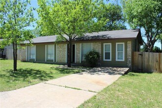 3020 Great Valley Dr in Cedar Park, TX - Building Photo - Building Photo