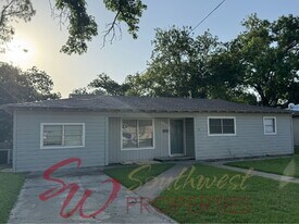 1231 N Garfield Ave in Stephenville, TX - Building Photo