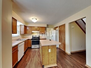 3437 Oak Bend Blvd in Canal Winchester, OH - Building Photo - Building Photo