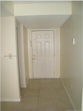 250 Palm Cir W in Pembroke Pines, FL - Building Photo - Building Photo