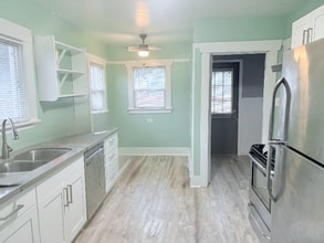 3806 S Ainsworth Ave in Tacoma, WA - Foto de edificio - Building Photo