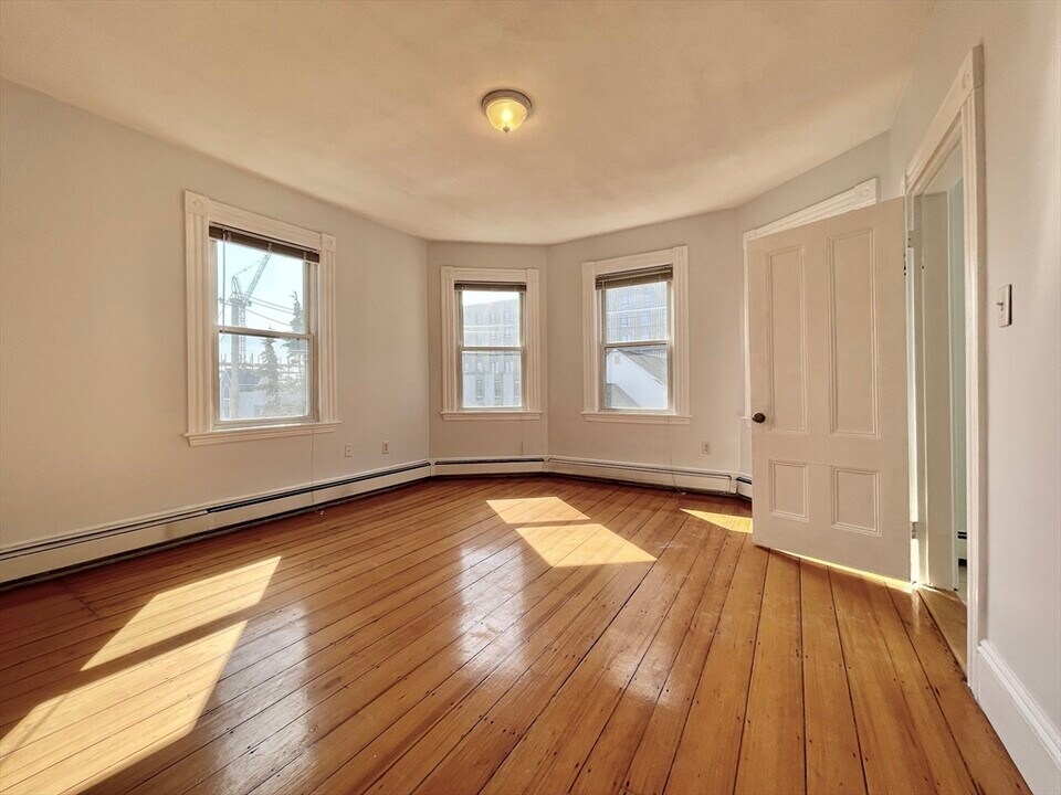 14 Allen St in Somerville, MA - Building Photo