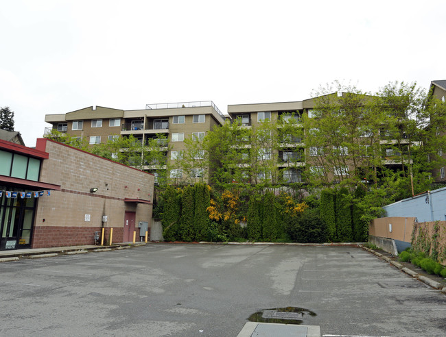 Nature's Haven: Rooftop, Views, Walk to pa... in Seattle, WA - Foto de edificio - Building Photo