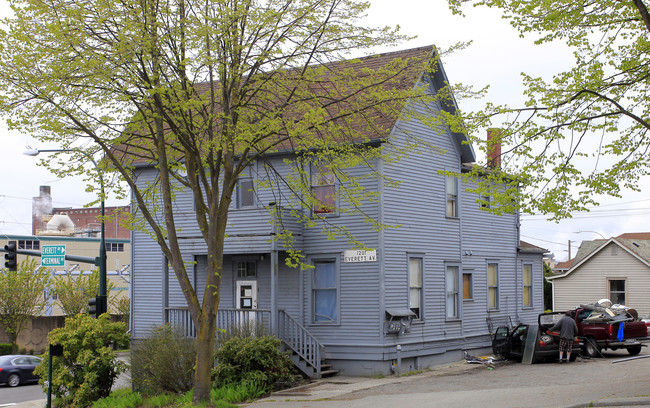 1201 Everett Ave in Everett, WA - Building Photo - Building Photo