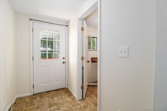 4 Edgewood St in Danbury, CT - Foto de edificio - Building Photo