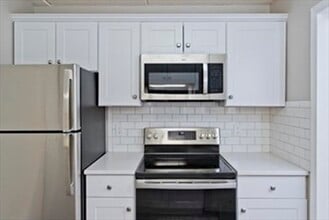 14 Maple Crest Cir in Holyoke, MA - Building Photo - Building Photo