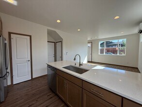 1531 Virginia Ave in Everett, WA - Building Photo - Building Photo