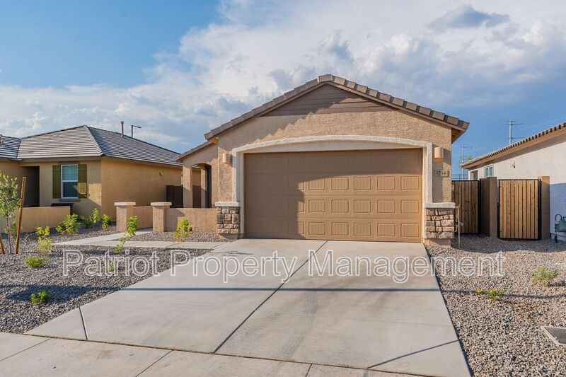 3236 W Caleb Rd in Phoenix, AZ - Building Photo