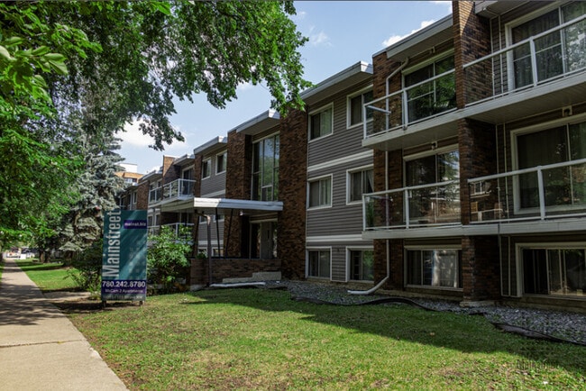 McCam 2 Apartments