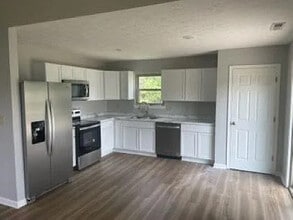 7461 Cobblestone E Dr in Indianapolis, IN - Building Photo - Building Photo