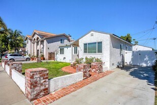 5017 W 123rd Pl in Hawthorne, CA - Building Photo