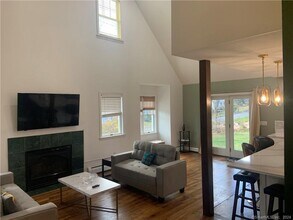 9 Beech St in Farmington, CT - Building Photo - Building Photo