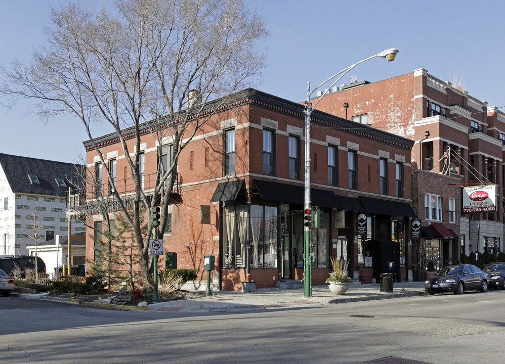 3000-3002 N Sheffield Ave in Chicago, IL - Foto de edificio