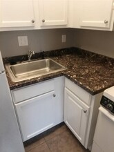 2114 E Marshall Ave-Unit -220 in Longview, TX - Building Photo - Building Photo