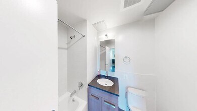 12-15 Broadway in Queens, NY - Building Photo - Building Photo