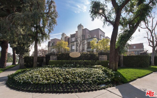 10108 Empyrean Way in Los Angeles, CA - Building Photo - Building Photo