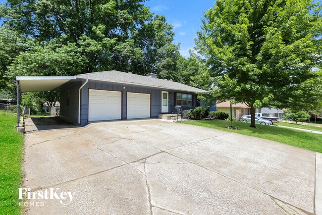 8310 Kentucky Ave in Raytown, MO - Building Photo - Building Photo