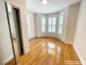 130 New Boston St in Woburn, MA - Building Photo - Building Photo