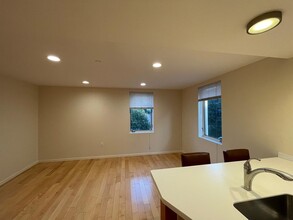 29 Warren St, Unit 2 in Cambridge, MA - Building Photo - Building Photo