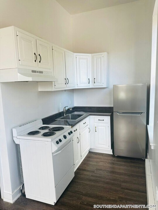 433 Massachusetts Ave in Boston, MA - Building Photo