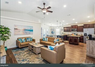 6315 Redberry Dr in Gulf Breeze, FL - Building Photo - Building Photo