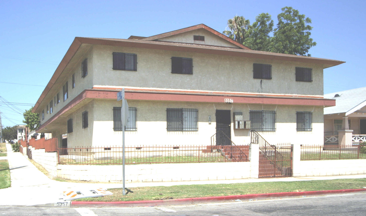 5357 7th Ave in Los Angeles, CA - Building Photo