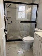 5402 St Barnabas Rd in Oxon Hill, MD - Foto de edificio - Building Photo