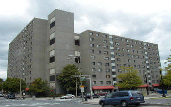 Mass Pike Tower in Boston, MA - Foto de edificio - Building Photo