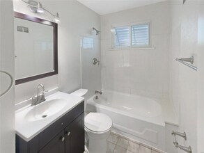 6448 Clifton Hills Dr in St. Louis, MO - Building Photo - Building Photo