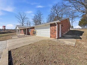 2390 Brandenburg Rd in Brandenburg, KY - Building Photo - Building Photo