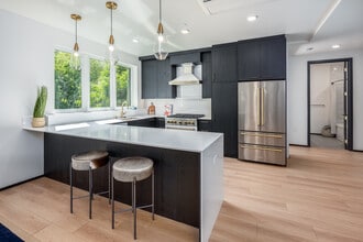 Cypress Apartments in Sacramento, CA - Foto de edificio - Interior Photo