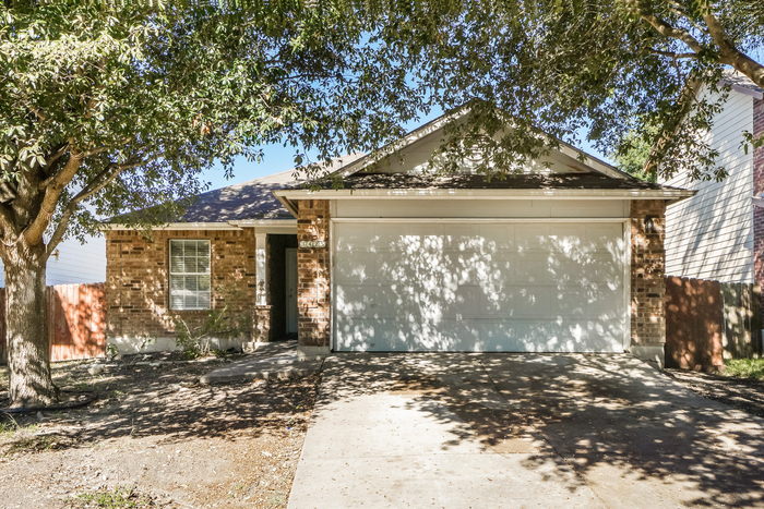 3425 Whisper Manor in Schertz, TX - Building Photo