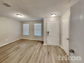 211 Meagan St in Waxahachie, TX - Building Photo - Building Photo