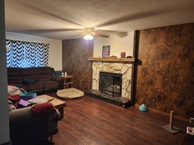 103 Brenda Dr in Sikeston, MO - Building Photo