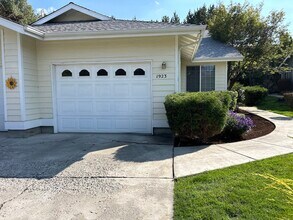 1923 NE Derek Dr in Bend, OR - Building Photo - Building Photo