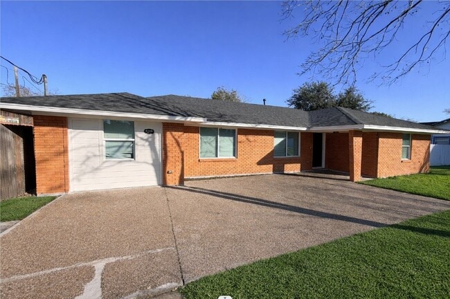 property at 5105 Oak Ave