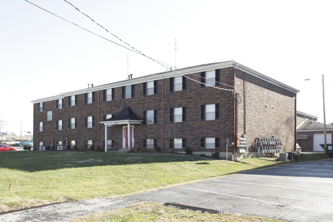 Tri Apartments in Louisville, KY - Building Photo