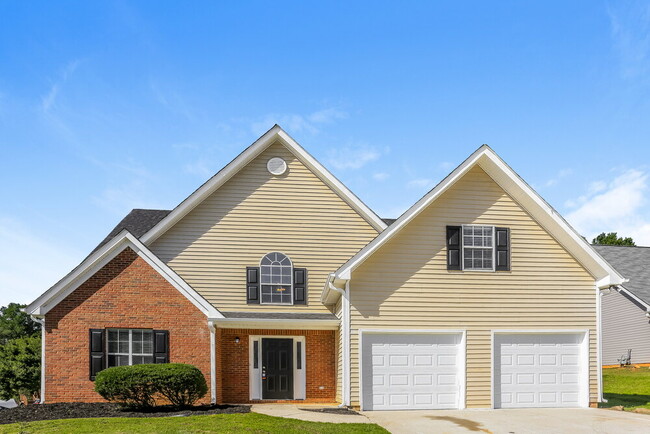 property at 3661 Colonnade Ct